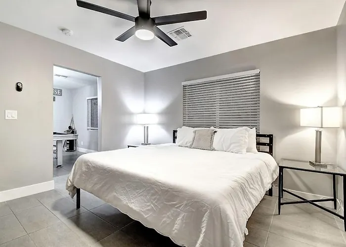 Scottsdalestays 9bdm Multimillion-pool-sportscourt Phoenix